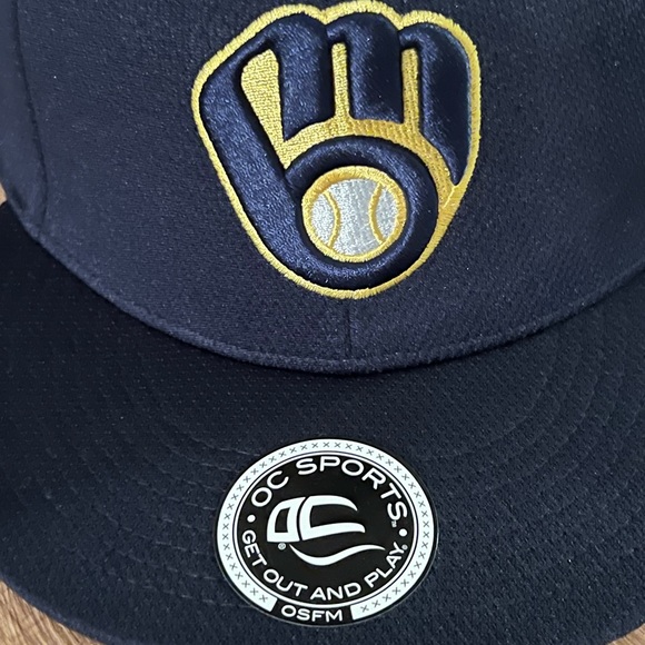 Milwaukee Brewers Hat - Picture 2 of 4